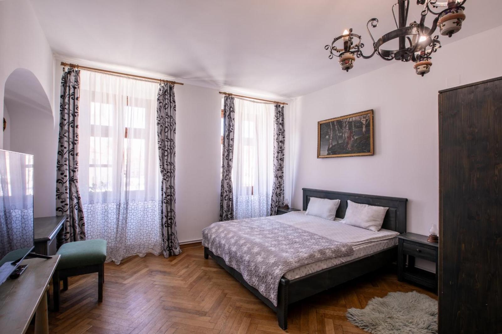 4 Rooms Piata Sfatului براشوف المظهر الخارجي الصورة